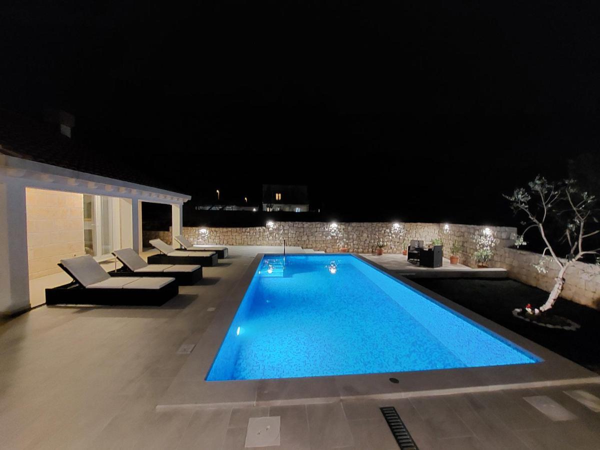 Apartment Holiday Home Doma, Cilipi Near Dubrovnik Exterior photo