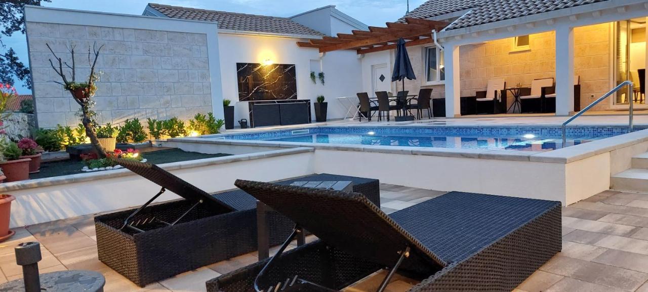 Apartment Holiday Home Doma, Cilipi Near Dubrovnik Exterior photo